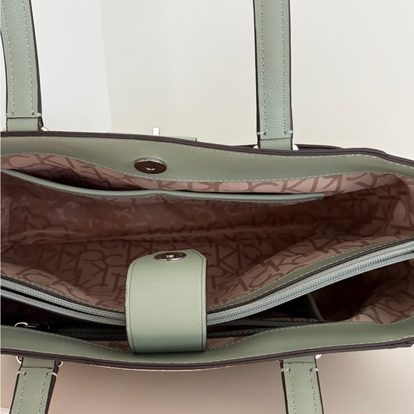 Calvin Klein bag - Picture 7 of 11